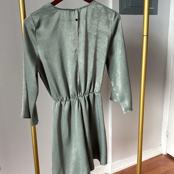 Zara satin romper with wide sleeves - Picture 3 of 4
